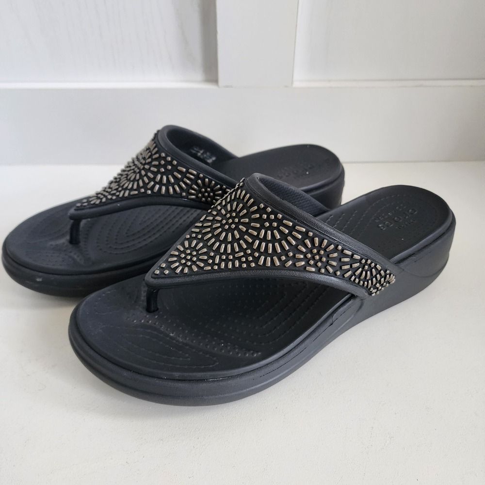 Crocs Capri V Embellished Flip Flops Womens 9 Black Studded Wedge Sandals 204313